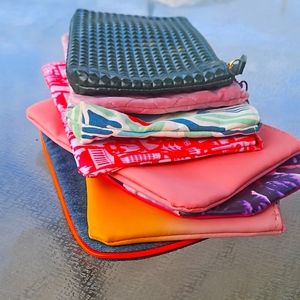 Pack of 8 Ipsy Makeup Bags ( Never Used )